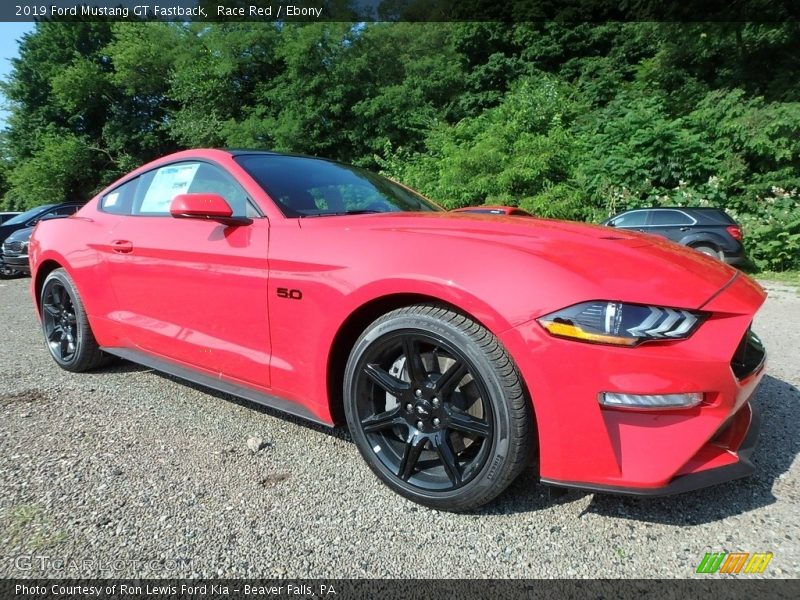 Front 3/4 View of 2019 Mustang GT Fastback