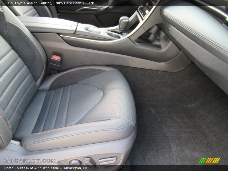 Ruby Flare Pearl / Black 2019 Toyota Avalon Touring