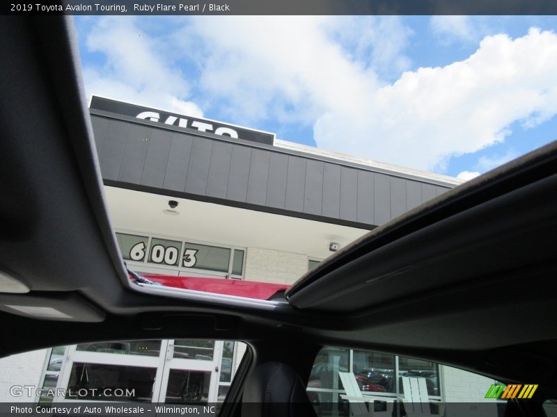 Ruby Flare Pearl / Black 2019 Toyota Avalon Touring