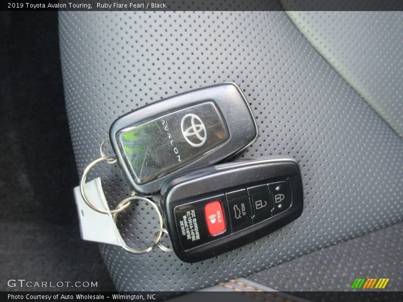 Ruby Flare Pearl / Black 2019 Toyota Avalon Touring