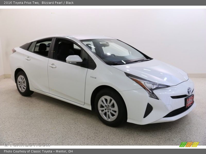 Blizzard Pearl / Black 2016 Toyota Prius Two