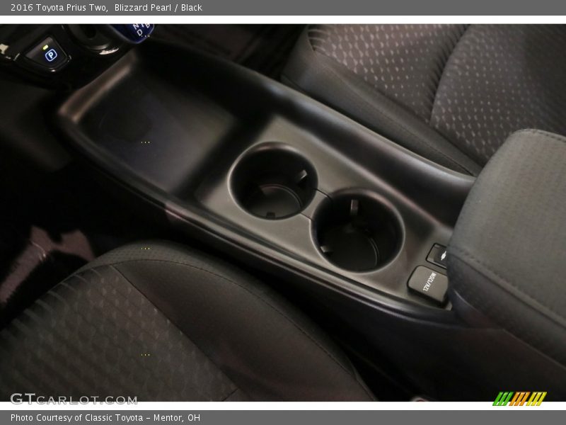 Blizzard Pearl / Black 2016 Toyota Prius Two