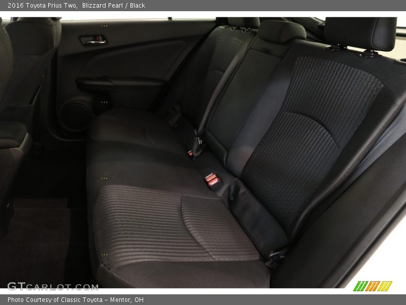 Blizzard Pearl / Black 2016 Toyota Prius Two
