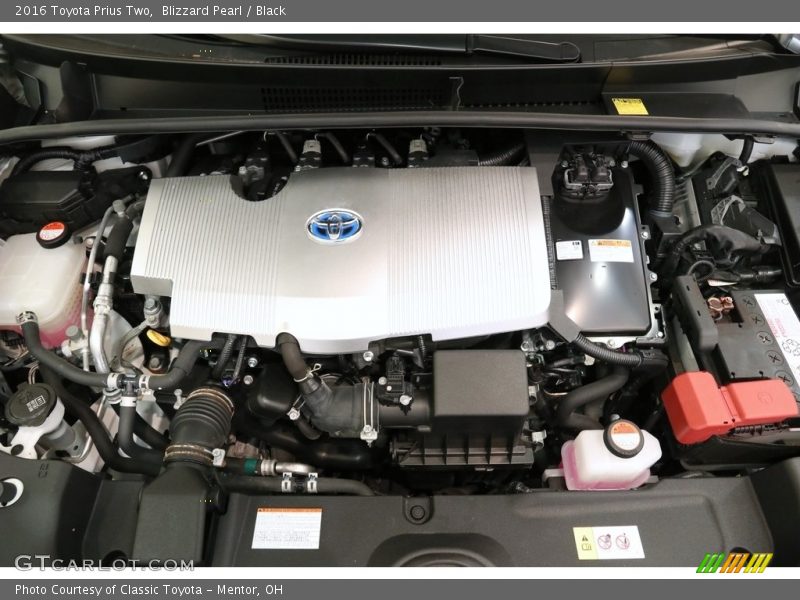 Blizzard Pearl / Black 2016 Toyota Prius Two