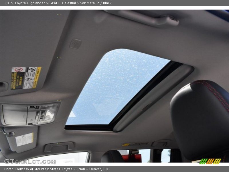 Celestial Silver Metallic / Black 2019 Toyota Highlander SE AWD