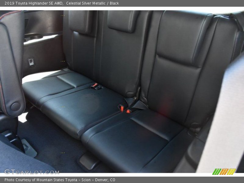 Celestial Silver Metallic / Black 2019 Toyota Highlander SE AWD
