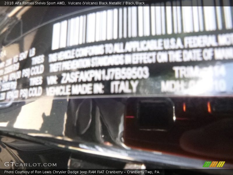 Vulcano (Volcano) Black Metallic / Black/Black 2018 Alfa Romeo Stelvio Sport AWD