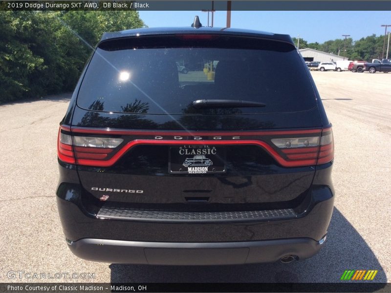 DB Black / Black 2019 Dodge Durango SXT AWD