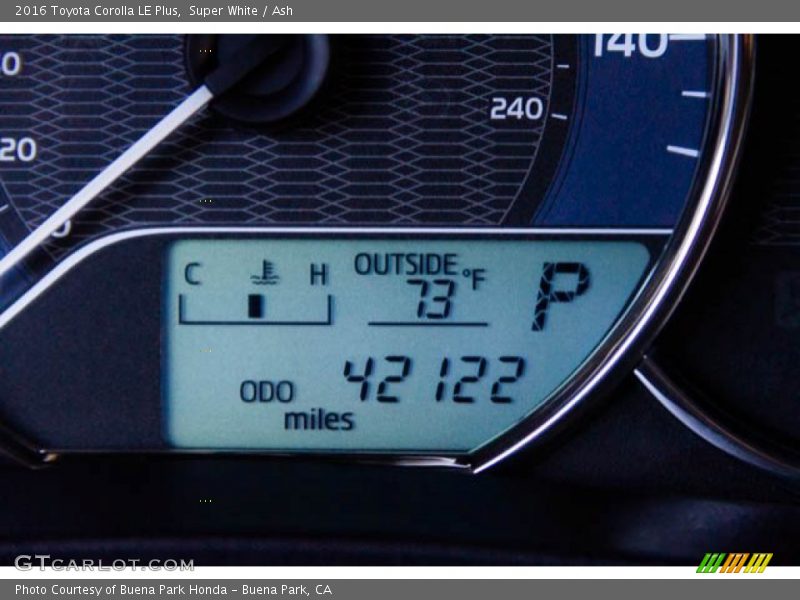 Super White / Ash 2016 Toyota Corolla LE Plus