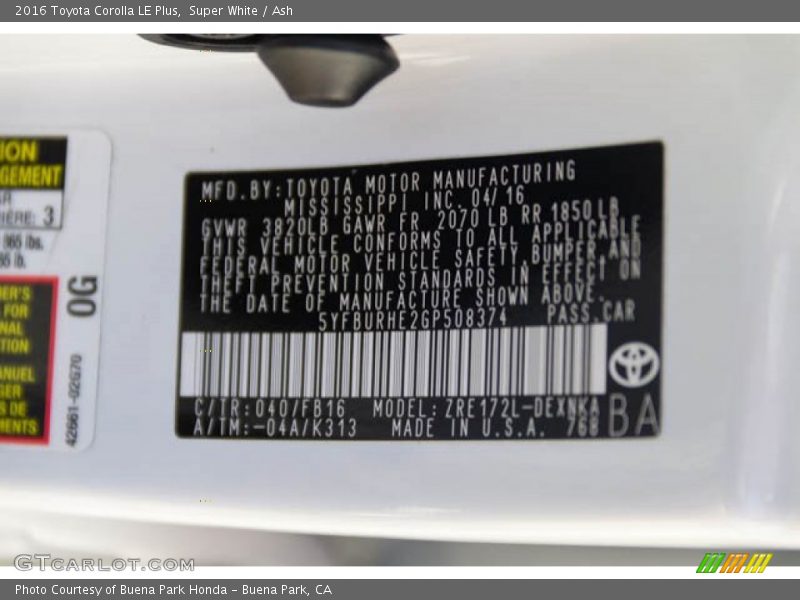 Super White / Ash 2016 Toyota Corolla LE Plus