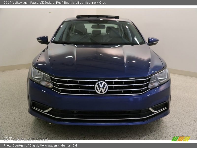 Reef Blue Metallic / Moonrock Gray 2017 Volkswagen Passat SE Sedan