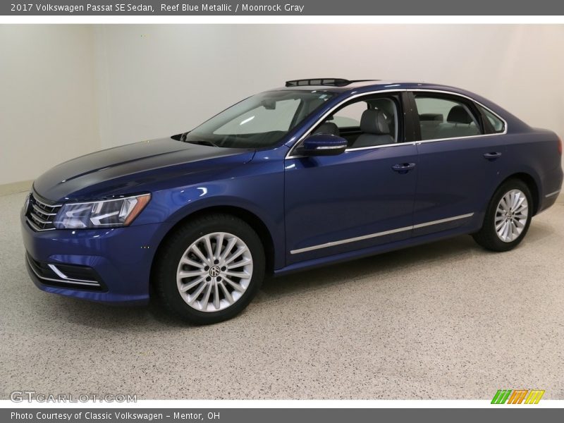Reef Blue Metallic / Moonrock Gray 2017 Volkswagen Passat SE Sedan