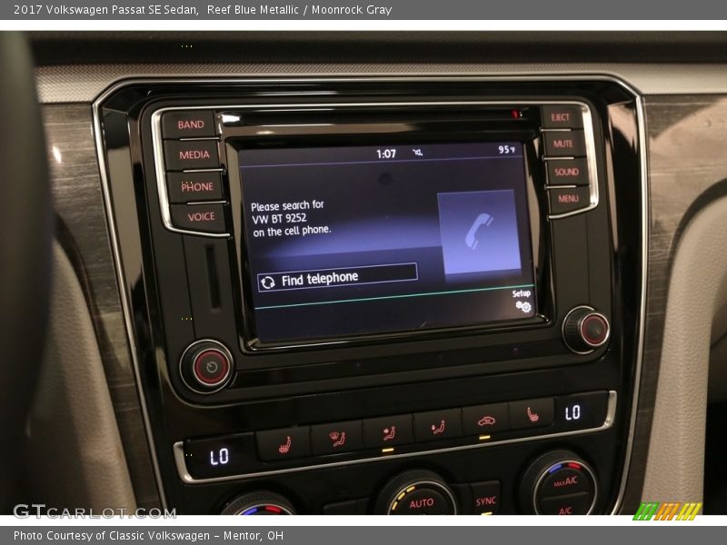 Reef Blue Metallic / Moonrock Gray 2017 Volkswagen Passat SE Sedan
