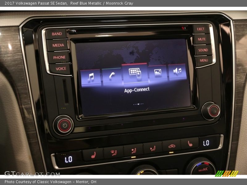 Reef Blue Metallic / Moonrock Gray 2017 Volkswagen Passat SE Sedan
