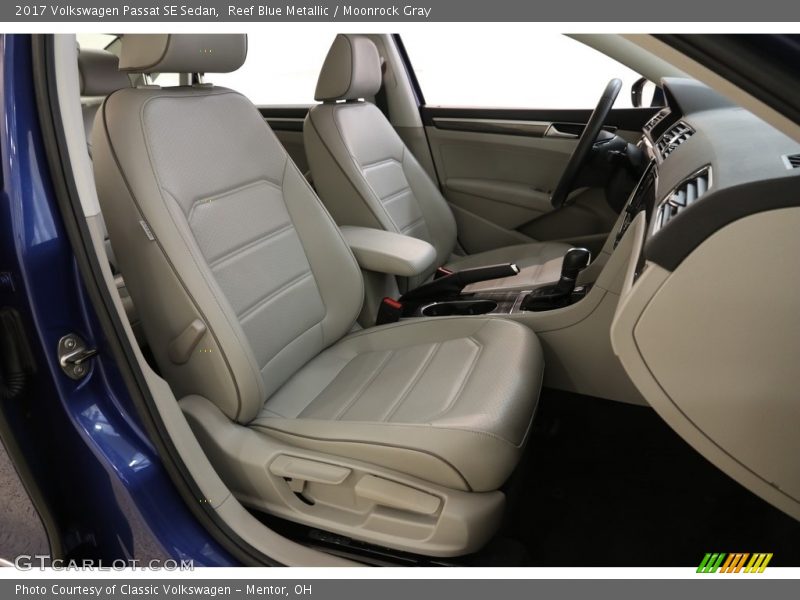Reef Blue Metallic / Moonrock Gray 2017 Volkswagen Passat SE Sedan