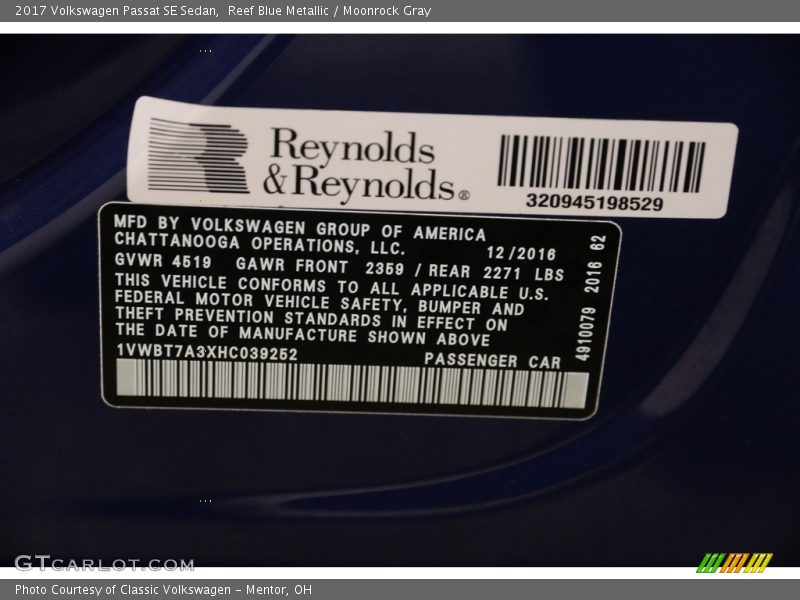 Reef Blue Metallic / Moonrock Gray 2017 Volkswagen Passat SE Sedan