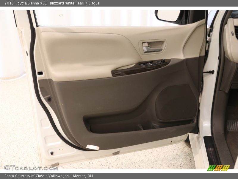 Blizzard White Pearl / Bisque 2015 Toyota Sienna XLE