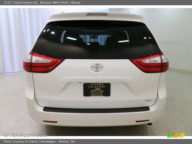 Blizzard White Pearl / Bisque 2015 Toyota Sienna XLE