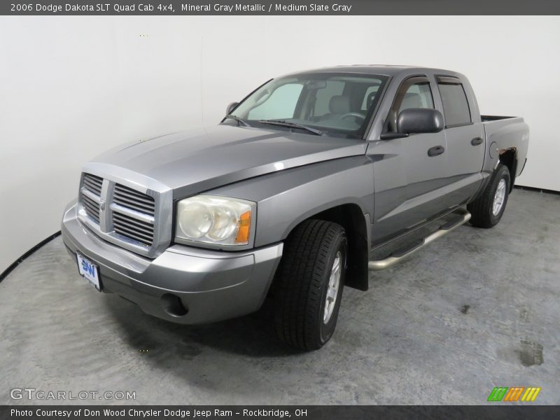 Mineral Gray Metallic / Medium Slate Gray 2006 Dodge Dakota SLT Quad Cab 4x4