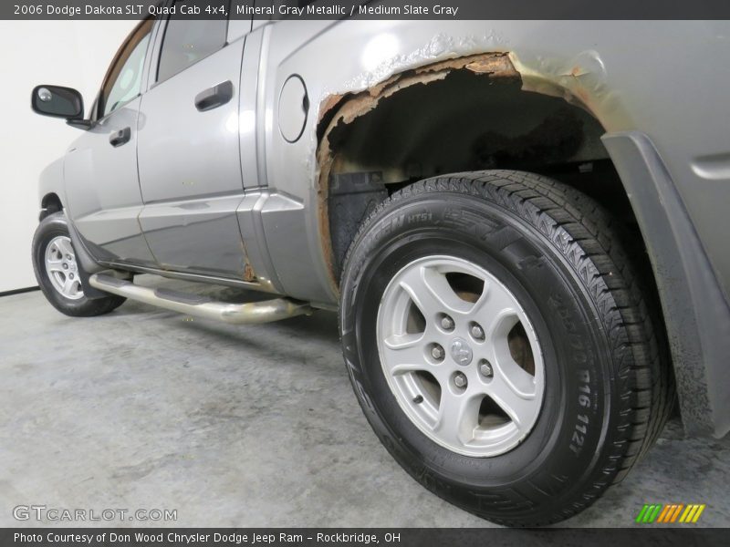 Mineral Gray Metallic / Medium Slate Gray 2006 Dodge Dakota SLT Quad Cab 4x4