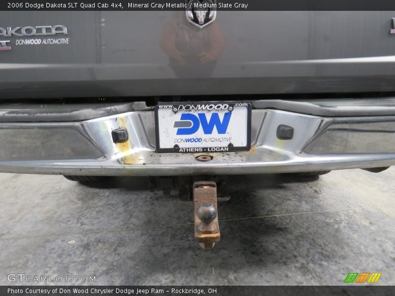 Mineral Gray Metallic / Medium Slate Gray 2006 Dodge Dakota SLT Quad Cab 4x4