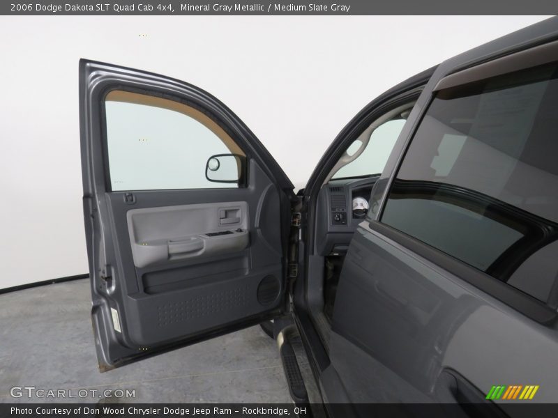 Mineral Gray Metallic / Medium Slate Gray 2006 Dodge Dakota SLT Quad Cab 4x4