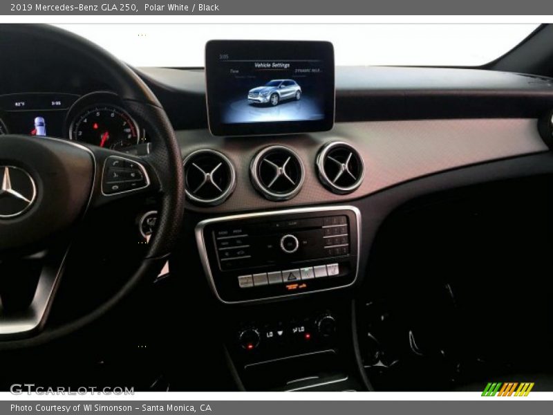 Polar White / Black 2019 Mercedes-Benz GLA 250