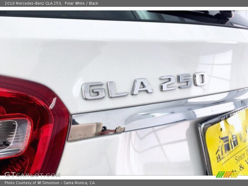 Polar White / Black 2019 Mercedes-Benz GLA 250