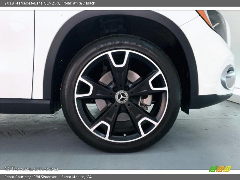 Polar White / Black 2019 Mercedes-Benz GLA 250