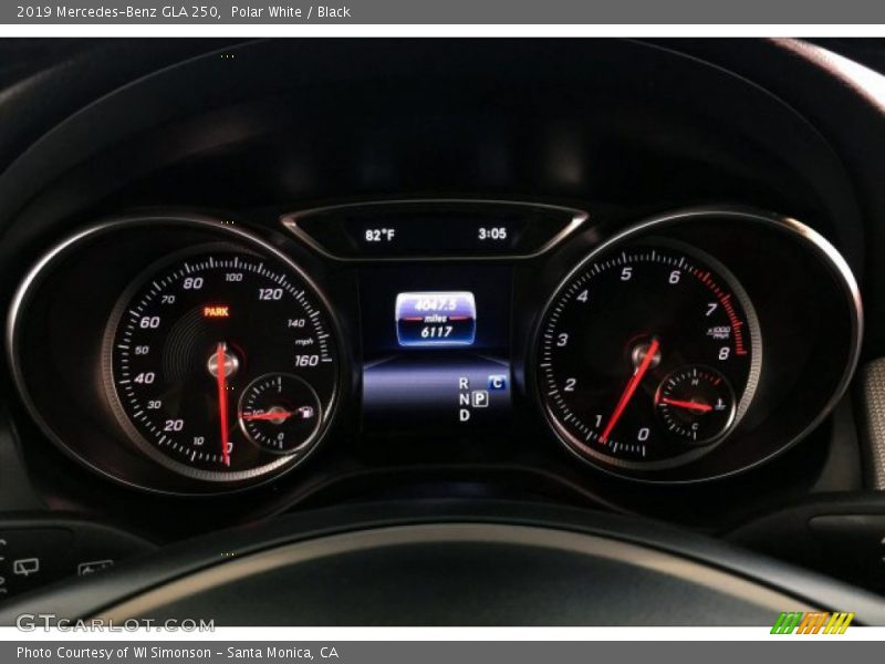 Polar White / Black 2019 Mercedes-Benz GLA 250