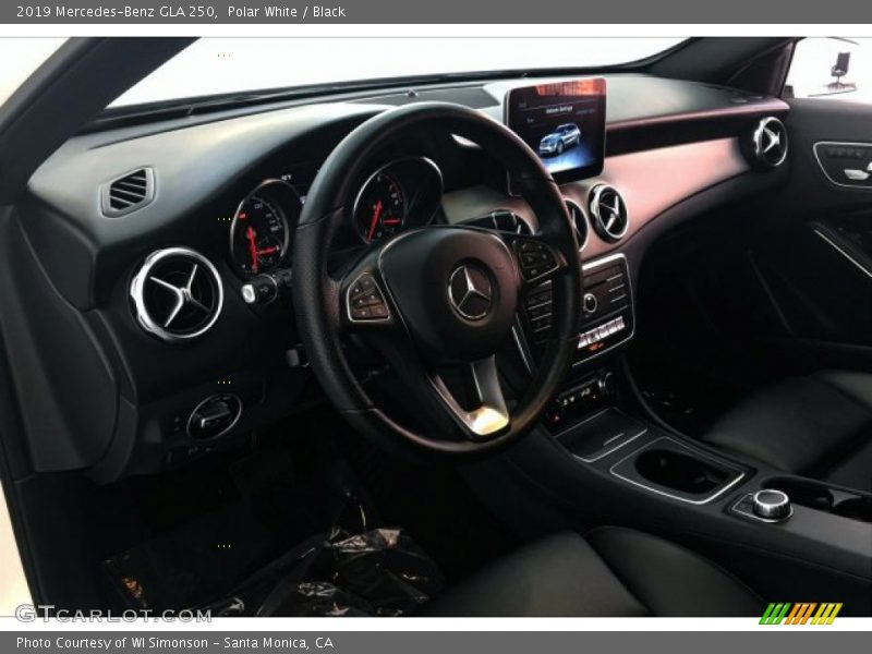 Polar White / Black 2019 Mercedes-Benz GLA 250