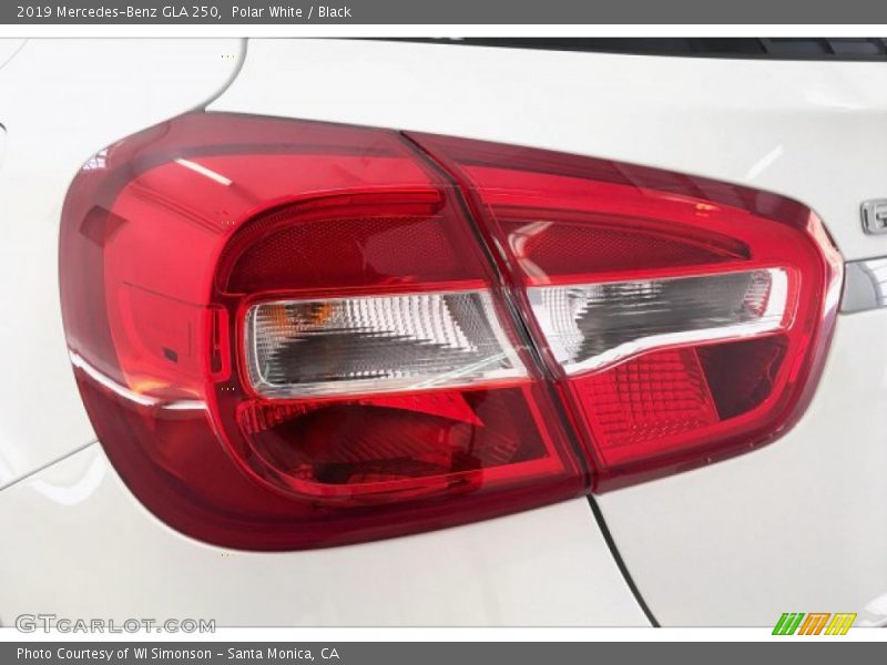 Polar White / Black 2019 Mercedes-Benz GLA 250