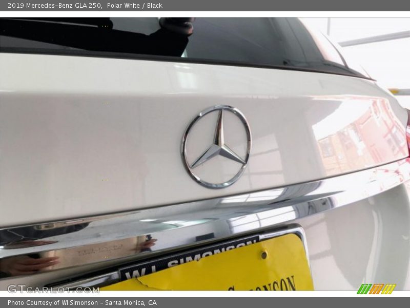 Polar White / Black 2019 Mercedes-Benz GLA 250