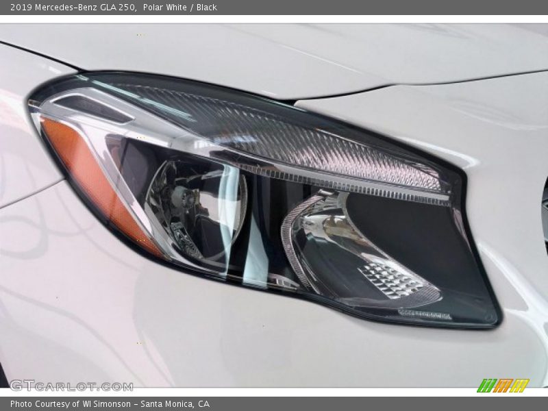 Polar White / Black 2019 Mercedes-Benz GLA 250