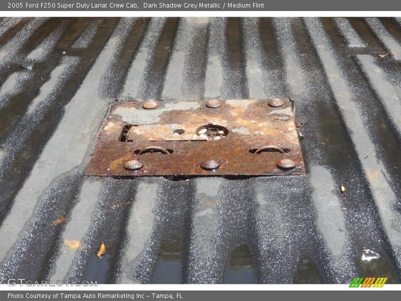 Dark Shadow Grey Metallic / Medium Flint 2005 Ford F250 Super Duty Lariat Crew Cab
