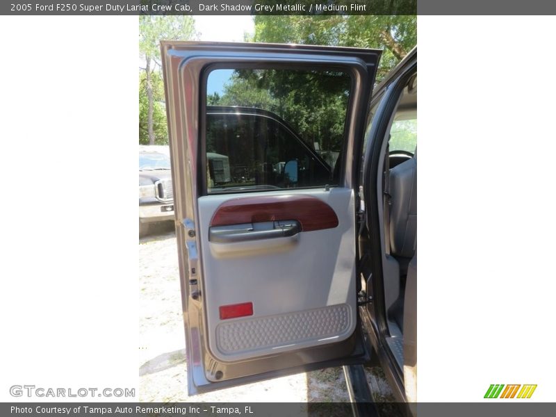 Dark Shadow Grey Metallic / Medium Flint 2005 Ford F250 Super Duty Lariat Crew Cab