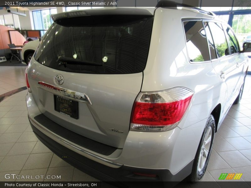 Classic Silver Metallic / Ash 2011 Toyota Highlander SE 4WD