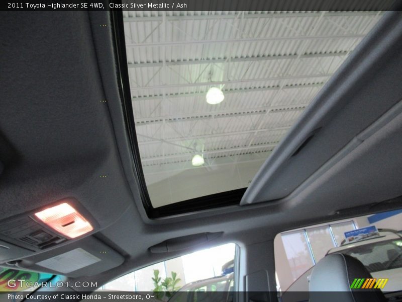 Classic Silver Metallic / Ash 2011 Toyota Highlander SE 4WD