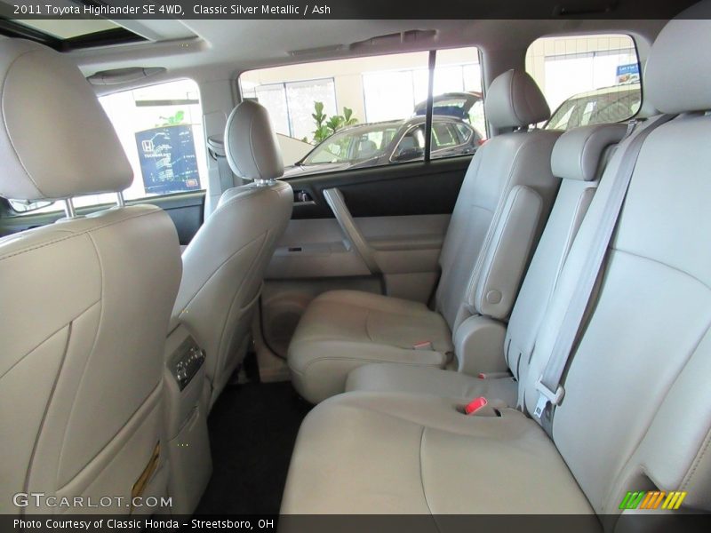 Classic Silver Metallic / Ash 2011 Toyota Highlander SE 4WD