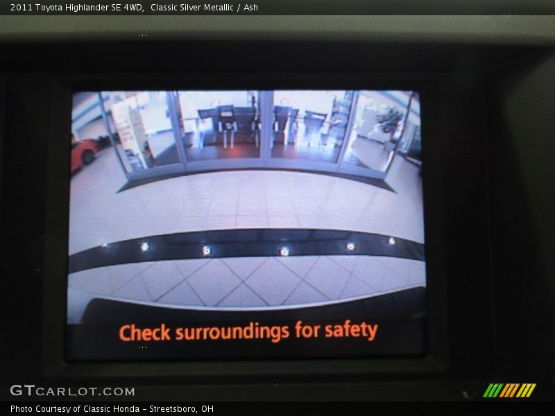 Classic Silver Metallic / Ash 2011 Toyota Highlander SE 4WD