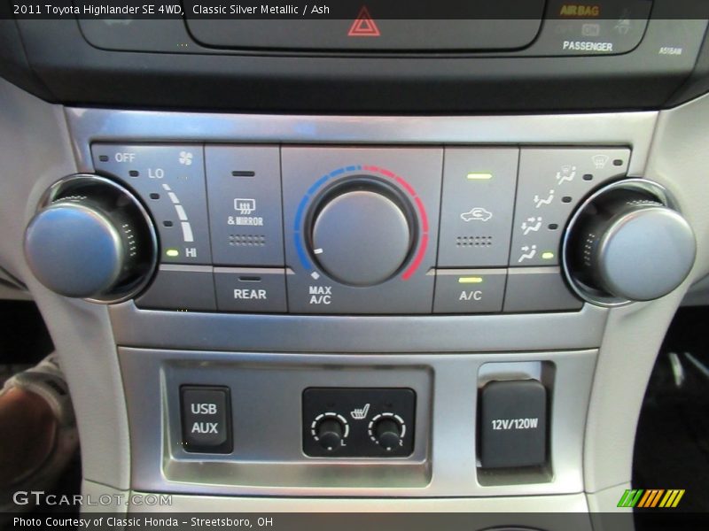 Classic Silver Metallic / Ash 2011 Toyota Highlander SE 4WD