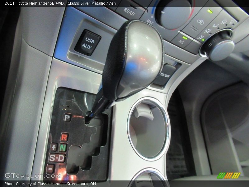 Classic Silver Metallic / Ash 2011 Toyota Highlander SE 4WD