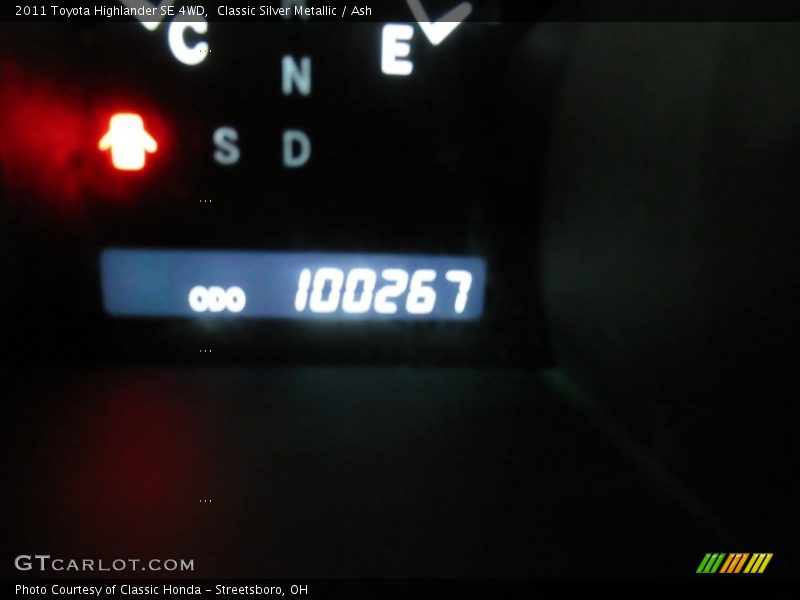 Classic Silver Metallic / Ash 2011 Toyota Highlander SE 4WD