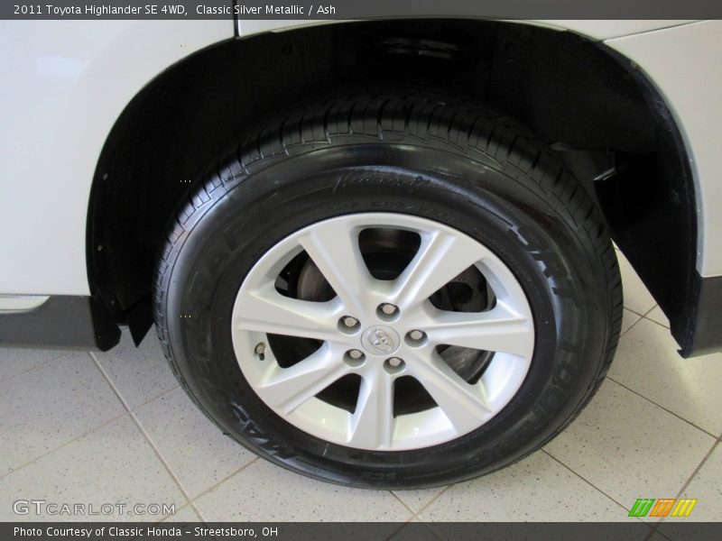 Classic Silver Metallic / Ash 2011 Toyota Highlander SE 4WD