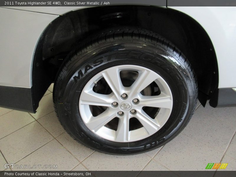 Classic Silver Metallic / Ash 2011 Toyota Highlander SE 4WD