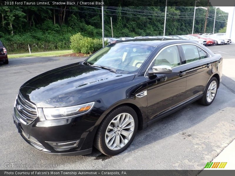 Front 3/4 View of 2018 Taurus Limited