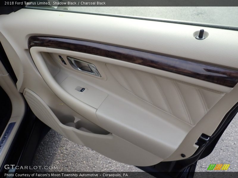 Shadow Black / Charcoal Black 2018 Ford Taurus Limited