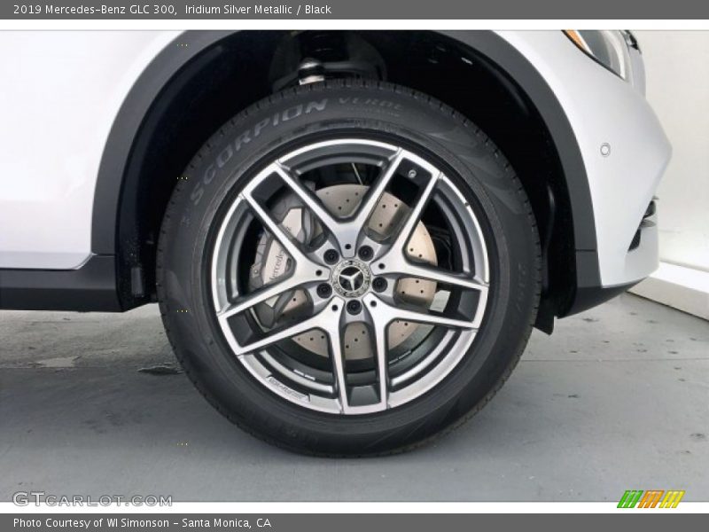Iridium Silver Metallic / Black 2019 Mercedes-Benz GLC 300