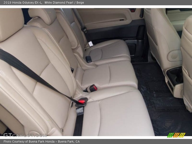 White Diamond Pearl / Beige 2019 Honda Odyssey EX-L