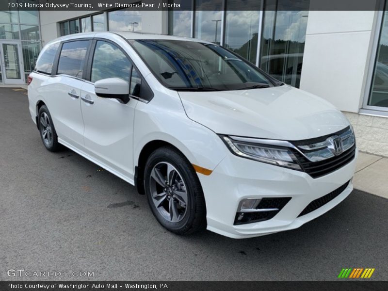 White Diamond Pearl / Mocha 2019 Honda Odyssey Touring